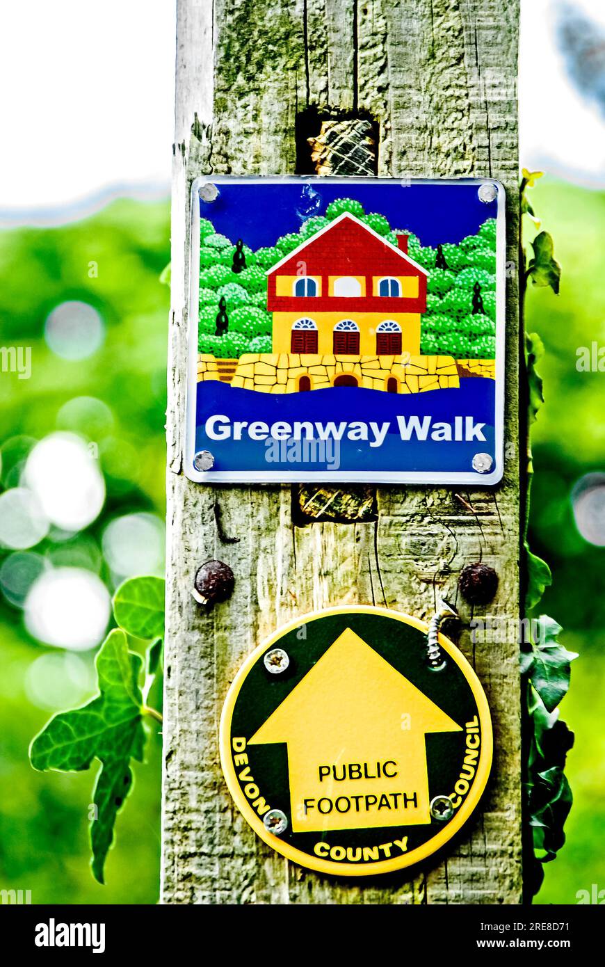 Greenway (Devon): Signpost to Greenway House Stock Photo