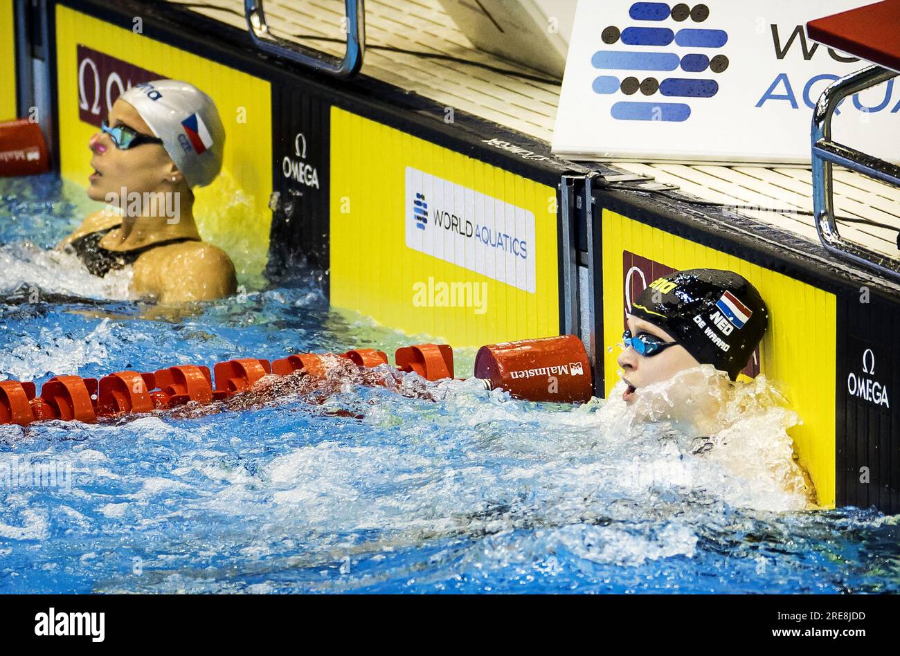 FUKUOKA - Maaike de Waard in action in the semifinal 50 meters back (women) during the fourth day of the World Swimming Championships in Japan. ANP KOEN VAN WEEL Stock Photo