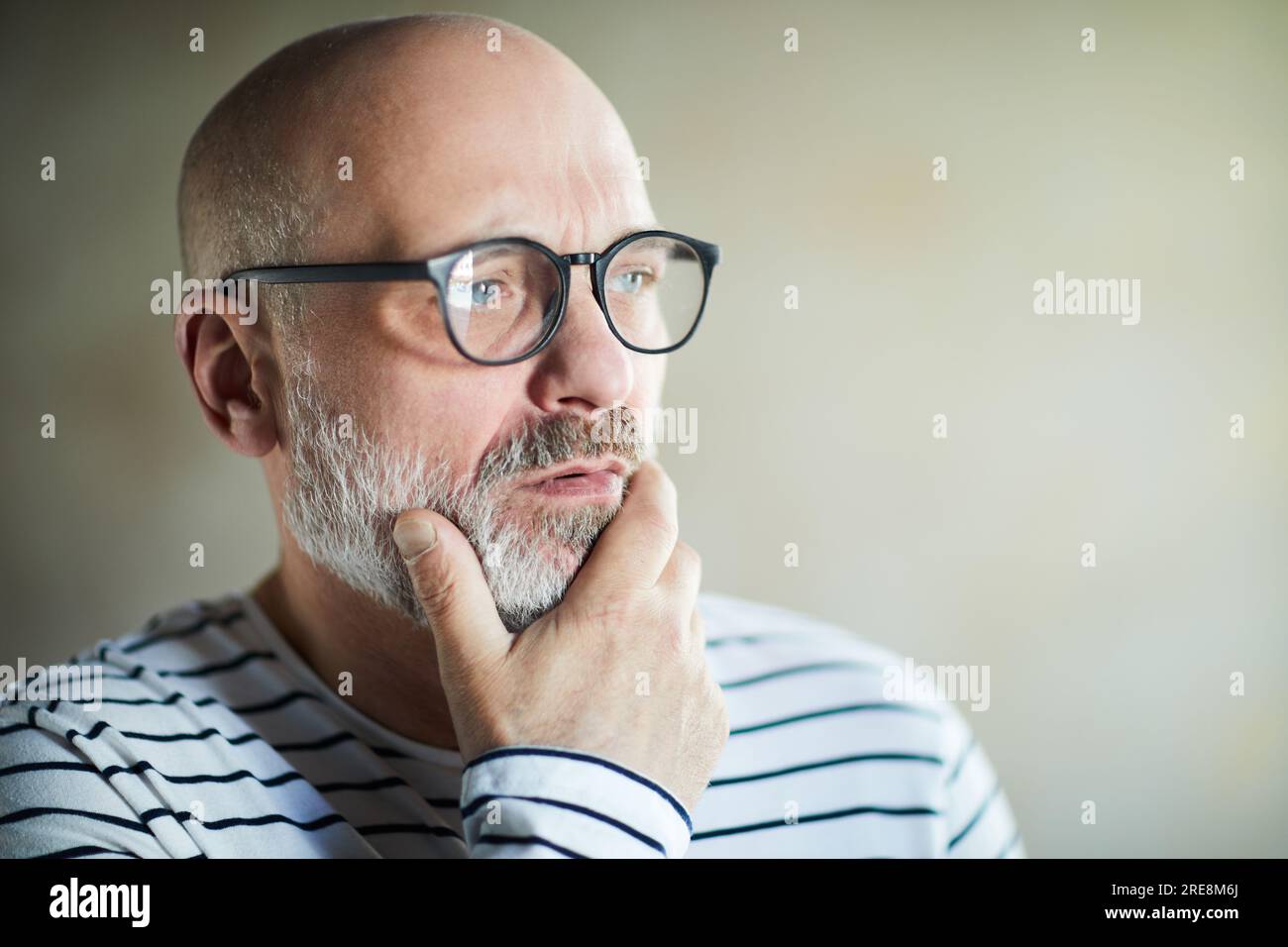 Man in deep thinking hi-res stock photography and images - Alamy