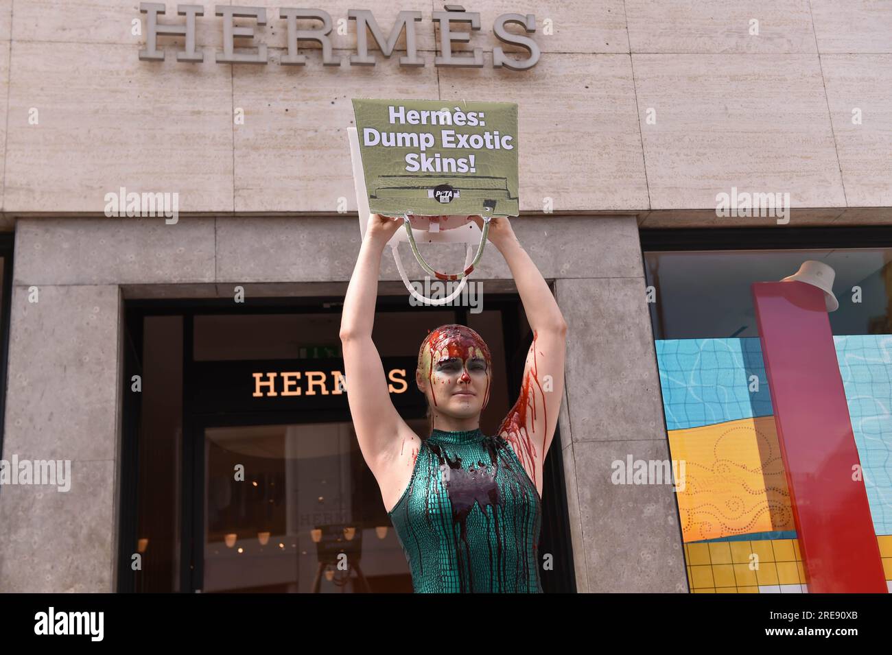 Hermes Store In Warsaw Poland Stock Photo - Download Image Now - Hermès -  Designer Label, Bag, Hermès Birkin - iStock