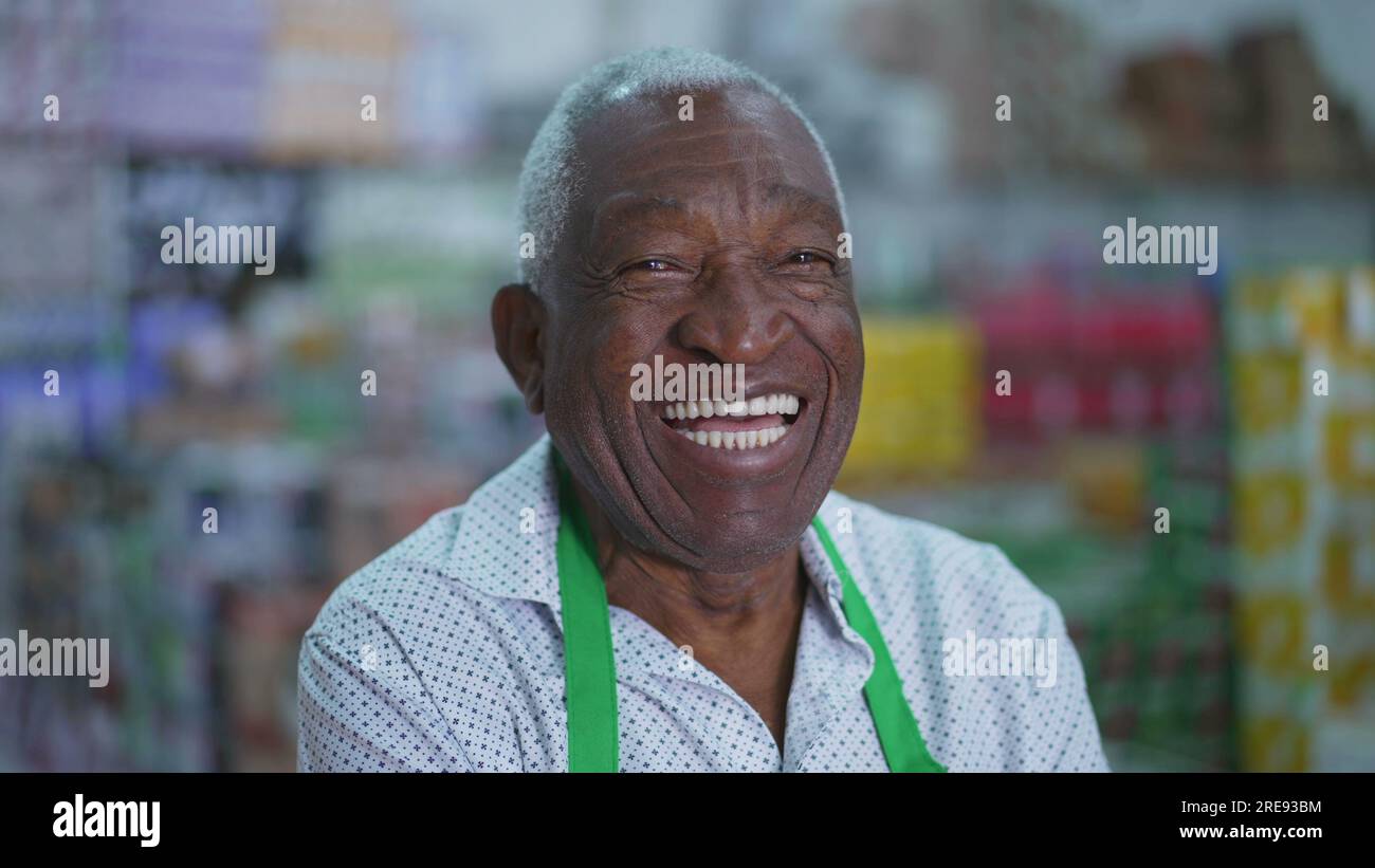 African american older grocery hi-res stock photography and images - Alamy