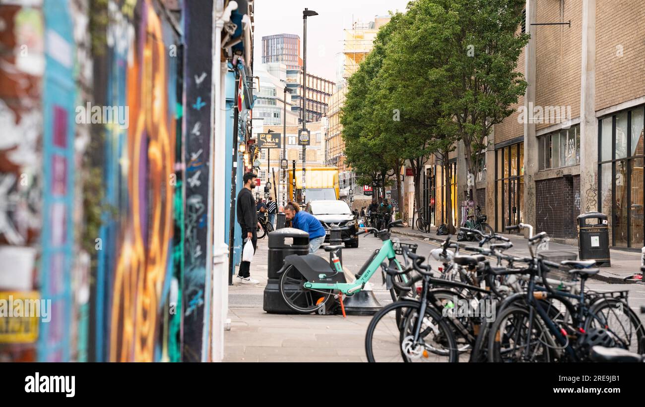 Bikes in the street in Spitalfields Stock Photo