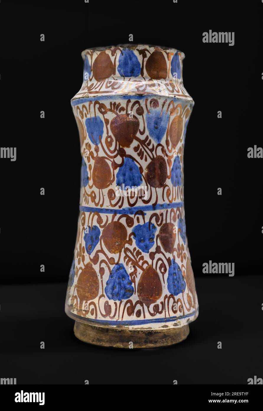 Lusterware hi-res stock photography and images - Alamy