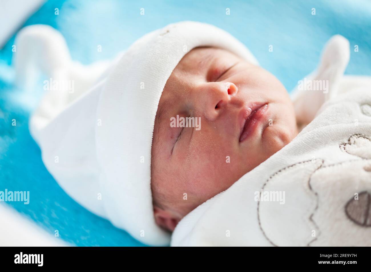 Newborn girl in the hospital on the day of her birth Stock Photo - Alamy