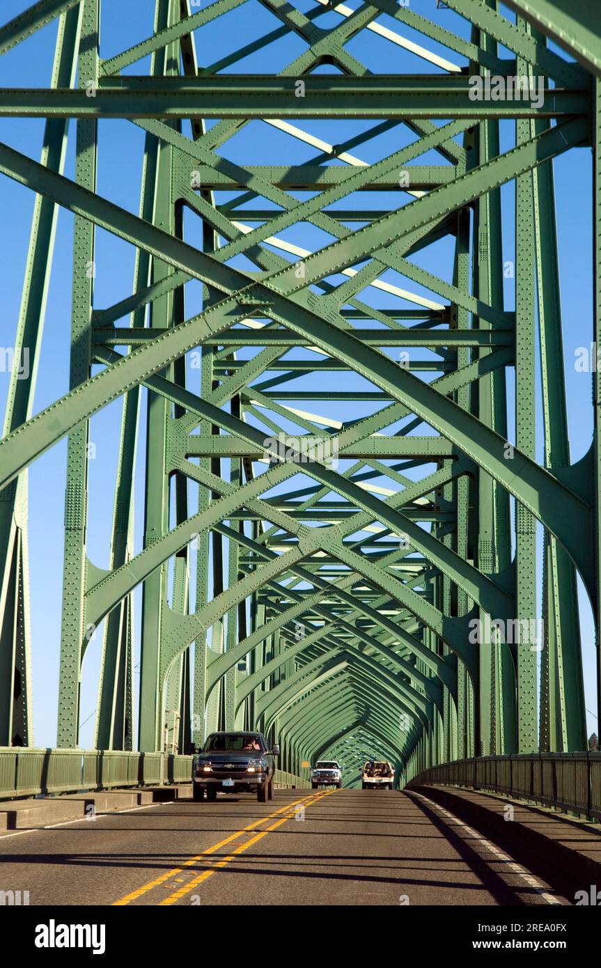 Bridge on Highway 101 near Reedsport, Oregon, USA Stock Photo Alamy