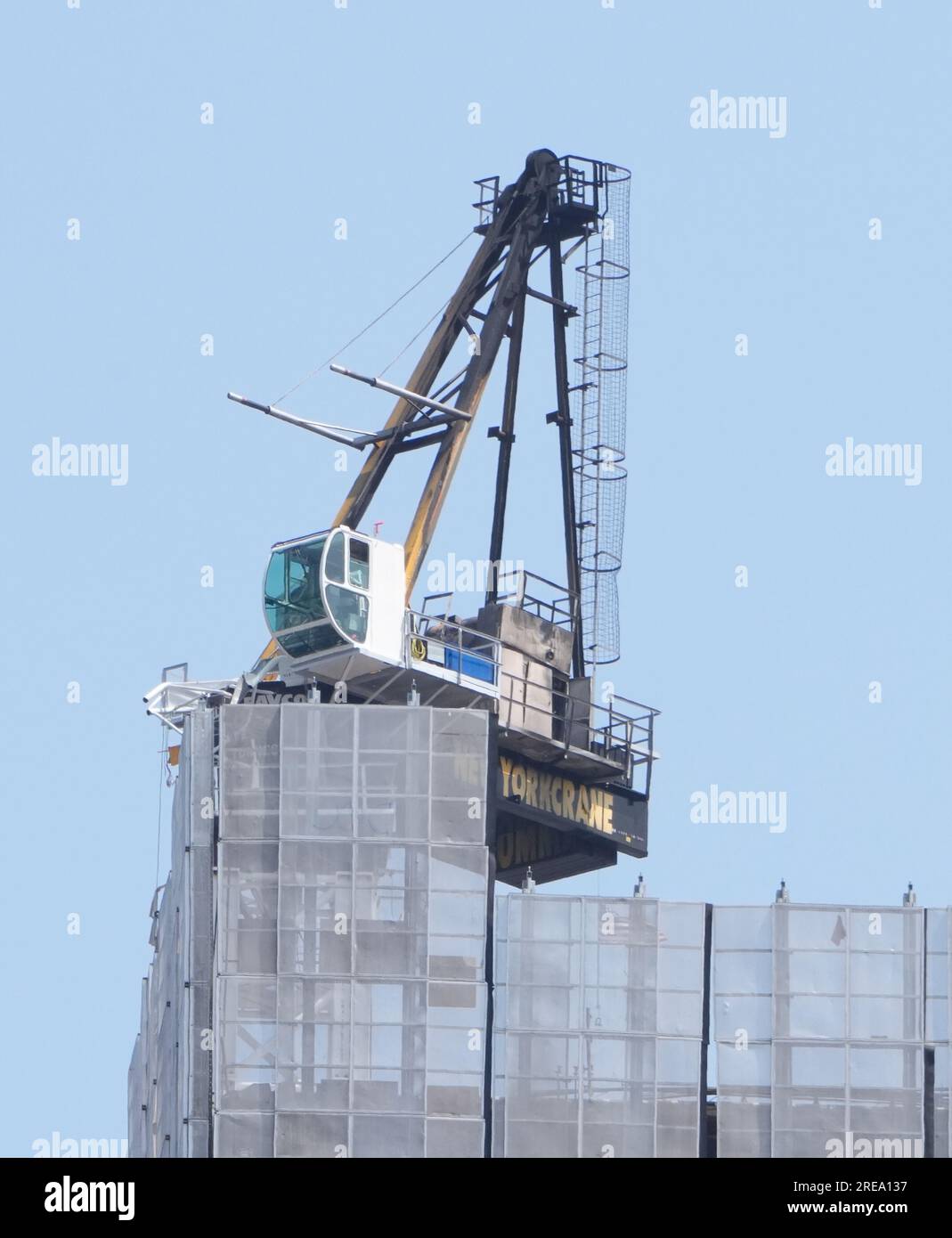 Crane collapse debris on street hi-res stock photography and images - Alamy