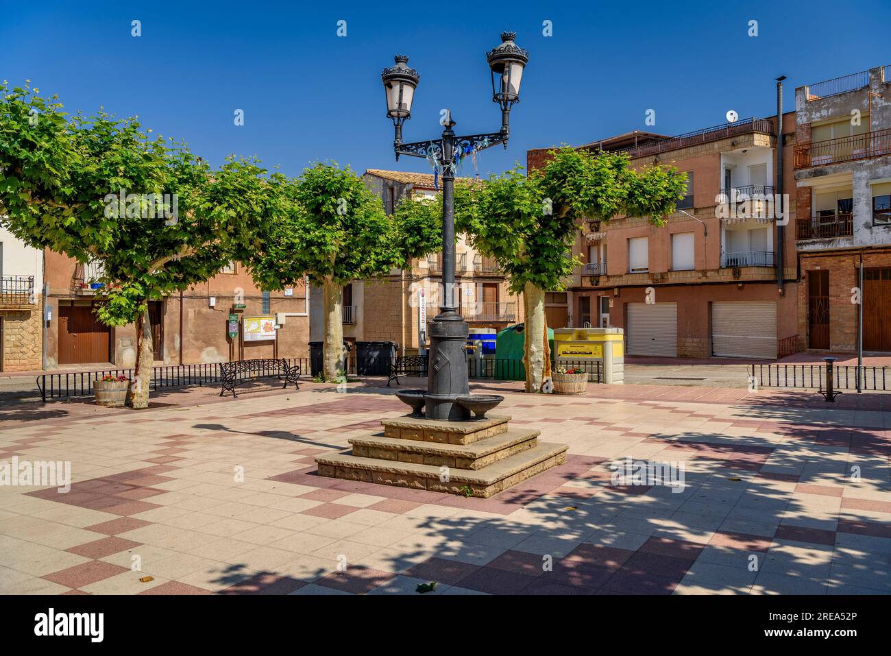 Bassa square, in  Bovera, on a spring morning (Les Garrigues, Lleida, Catalonia, Spain) ESP: Plaza de la Bassa de Bovera en una mañana de primavera Stock Photo