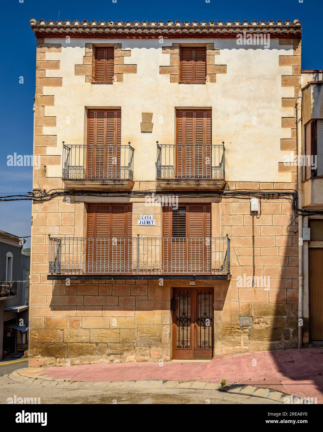 Houses of the Bassa square, in Bovera (Les Garrigues, Lleida, Catalonia, Spain) ESP: Casas de la plaza de la Bassa, en Bovera (Lérida, España) Stock Photo
