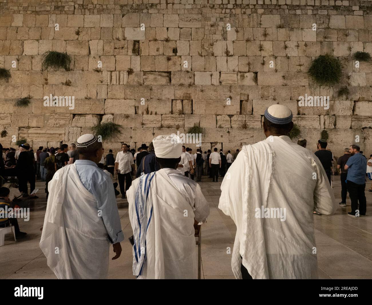 Jerusalem, Israel. 26th July, 2023. Ultra-Ethiopian jews during Tisha B'Av memorial day in the Western Wall in Jerusalem. © Valentin Sama-Rojo/Alamy Live News. Stock Photo