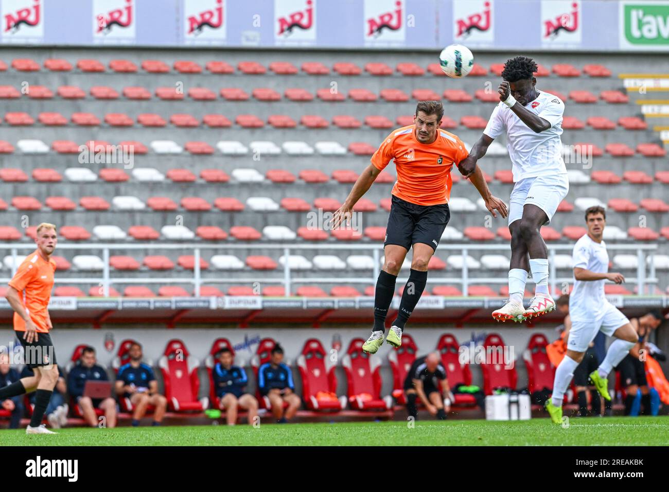 Mouscron, Belgium. 26th July, 2023. Sven Braken (14) of KMSK Deinze and Joachim Kayi Sanda (12) of Valenciennes FCpictured during a friendly pre-season game ahead of the 2023 - 2024 Challenger Pro League season between KMSK Deinze and Valenciennes FC on July 26, 2023 in Mouscron, Belgium. Credit: sportpix/Alamy Live News Stock Photo