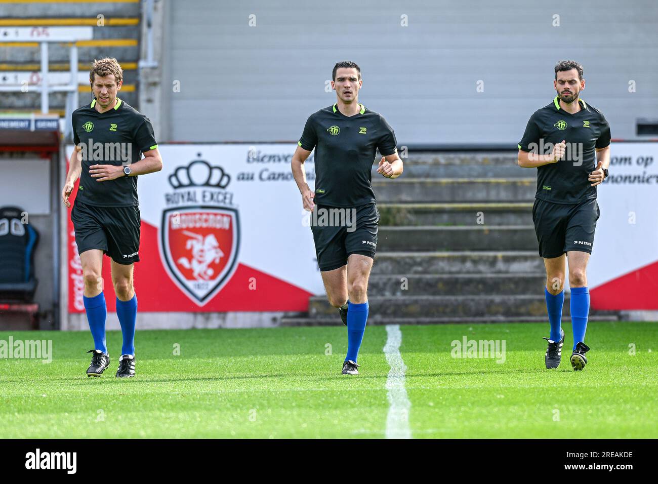 Mouscron, Belgium. 26th July, 2023. assistant referee Kristof Borms, referee Brent Staessens, assistant referee Nicolas Maszowez pictured before a friendly pre-season game ahead of the 2023 - 2024 Challenger Pro League season between KMSK Deinze and Valenciennes FC on July 26, 2023 in Mouscron, Belgium. Credit: sportpix/Alamy Live News Stock Photo