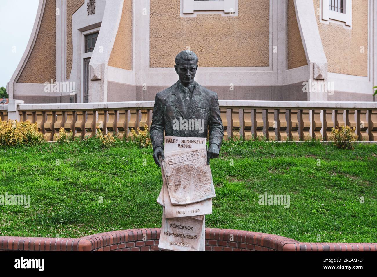 The statue of Chief City Engineer Endre Pálfy-Budinszky on Szent István Square in Szeged, Hungary Stock Photo