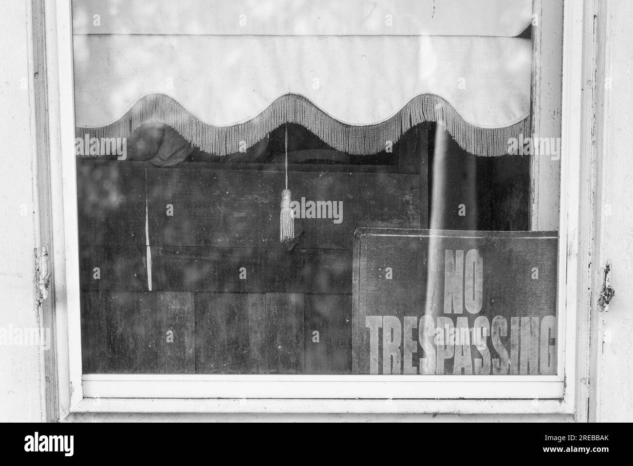 No Trespassing In Maryland Mansion Stock Photo Alamy no-trespassing-in-maryland-mansion-stock-photo-alamy