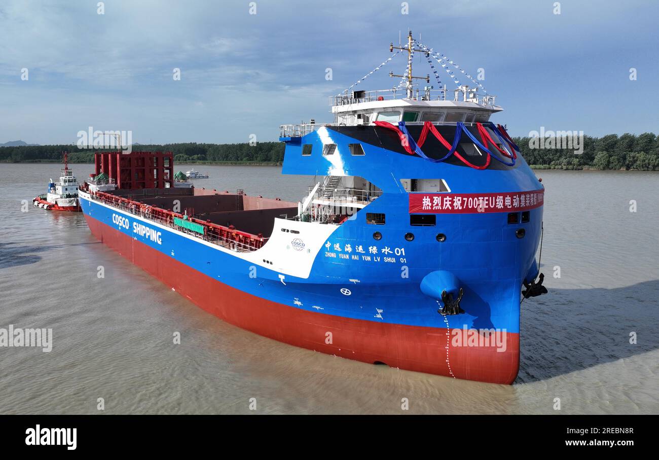 An electric container vessel with a capacity of 700 TEUs launches in ...