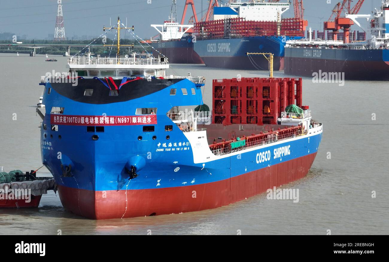 An electric container vessel with a capacity of 700 TEUs launches in ...