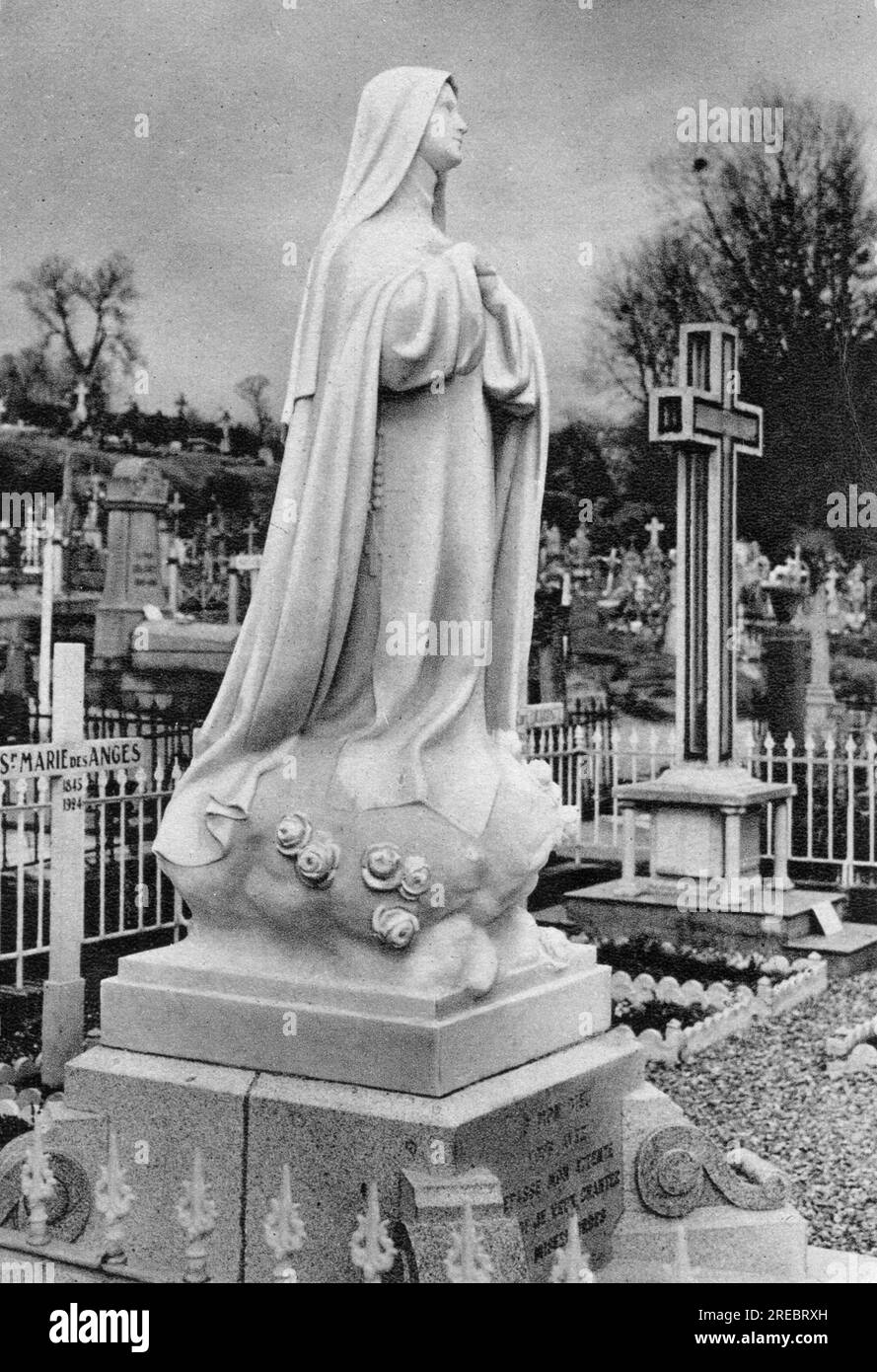 Theresia of Lisieux, 2.1.1873 - 30.9.1897, French nun, Saint, statue on their grave, ADDITIONAL-RIGHTS-CLEARANCE-INFO-NOT-AVAILABLE Stock Photo