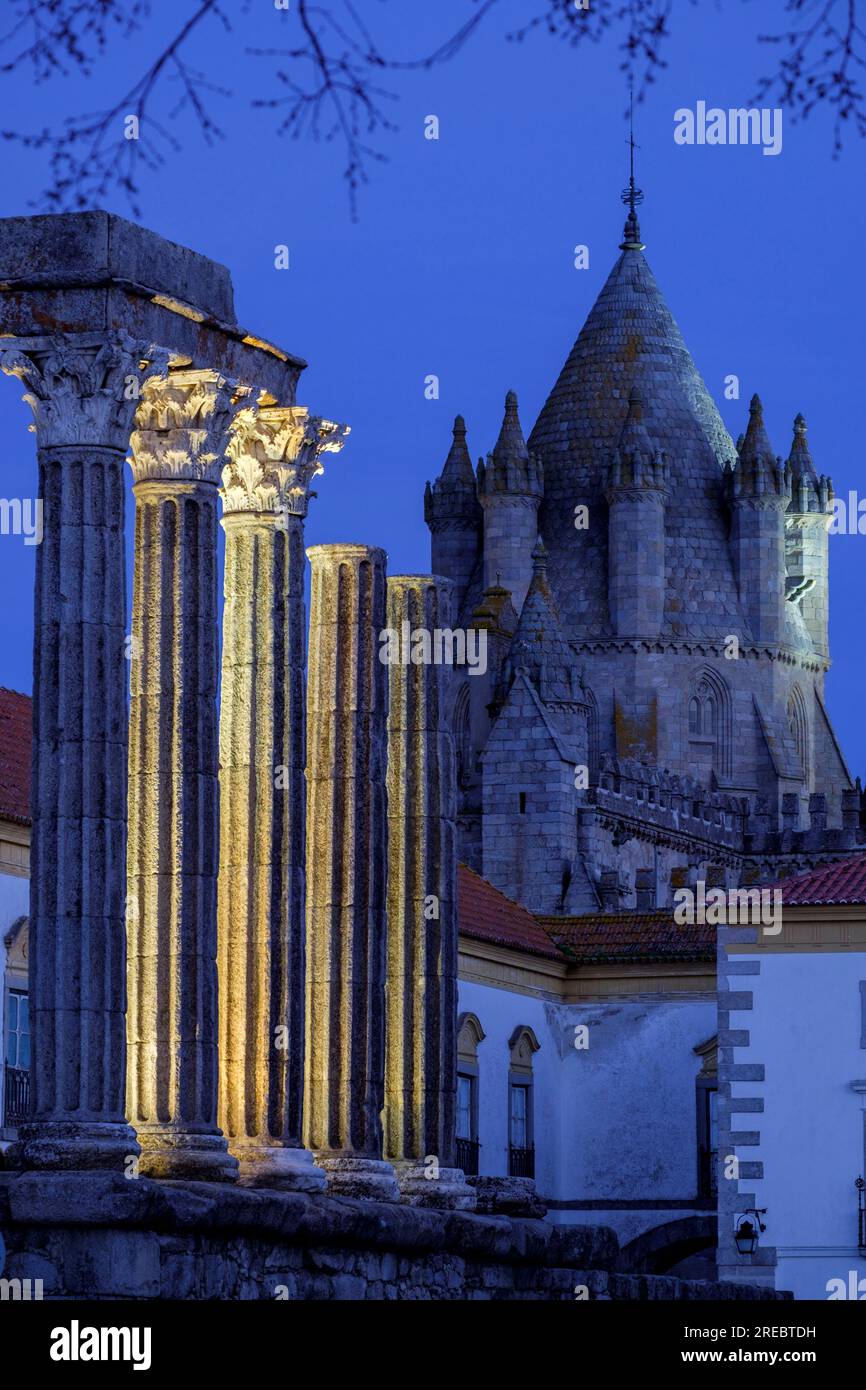 Templo romano de Évora,  Templo de Diana, siglo I a.c., Évora, Alentejo, Portugal Stock Photo