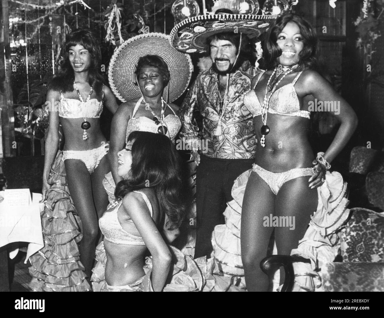 Valdor, Frank, 27.5.1937 - 5.8.2013, German arranger and actor, with Brazilian dancers, 1973, ADDITIONAL-RIGHTS-CLEARANCE-INFO-NOT-AVAILABLE Stock Photo