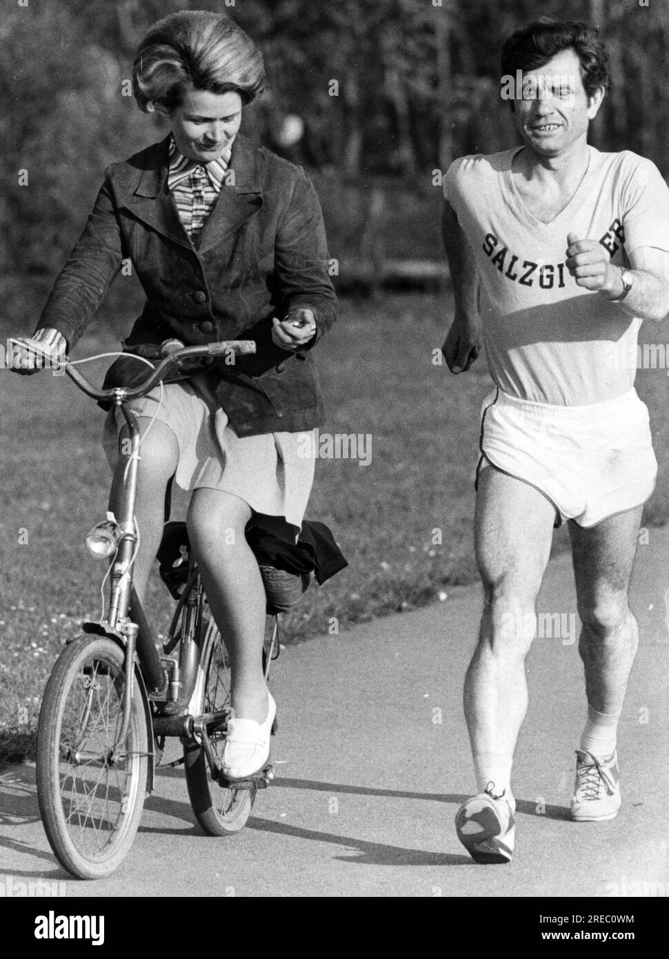 Weidner, Gerhard, 15.3.1933 - 25.9.2021, German athlete (athlete), with wife Helga, during training, ADDITIONAL-RIGHTS-CLEARANCE-INFO-NOT-AVAILABLE Stock Photo