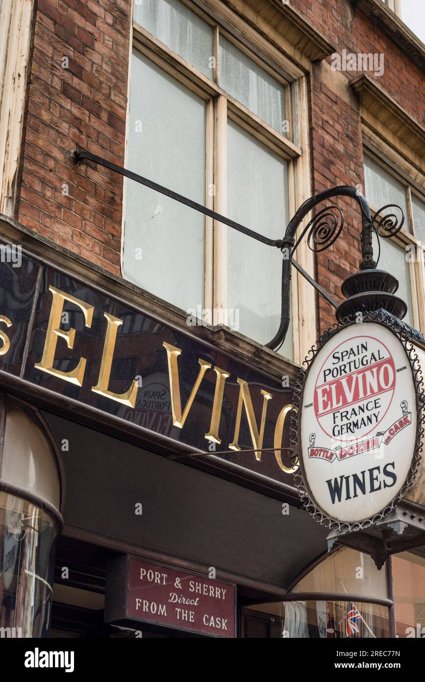 El Vino, wine bar serving wines from Spain, Portual, France and Germany, London, UK Stock Photo