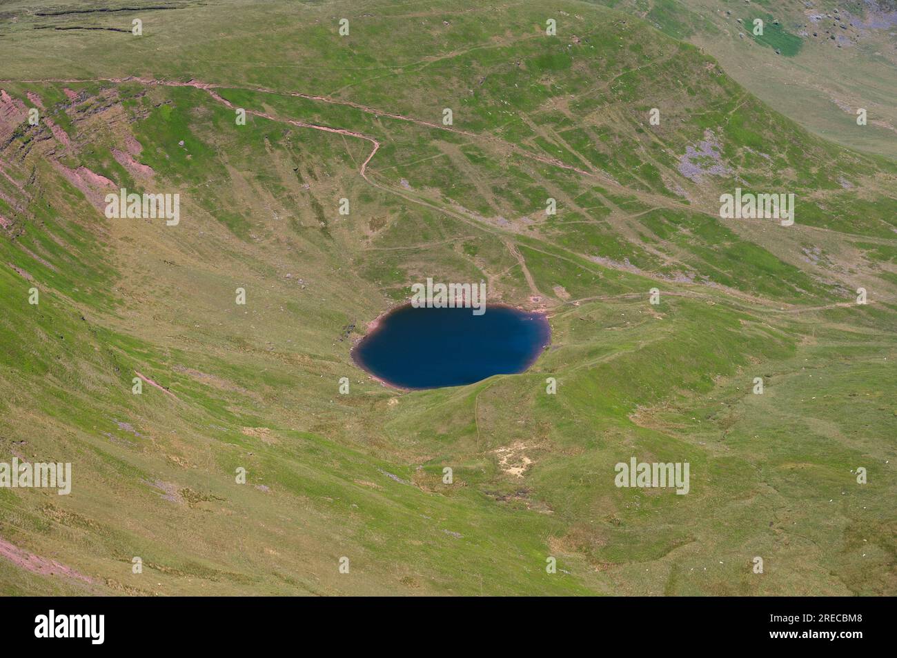 Llyn Cwm Llwch pictured from Corn Du in the Brecon Beacons National Park ( Bannau Brycheiniog National Park ), South Wales, UK. Stock Photo