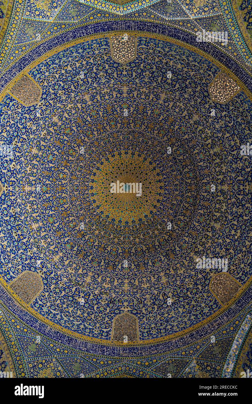 Shah's Ruler In 1587, Shah Abbas became the ruler of the third great Persian empire ...