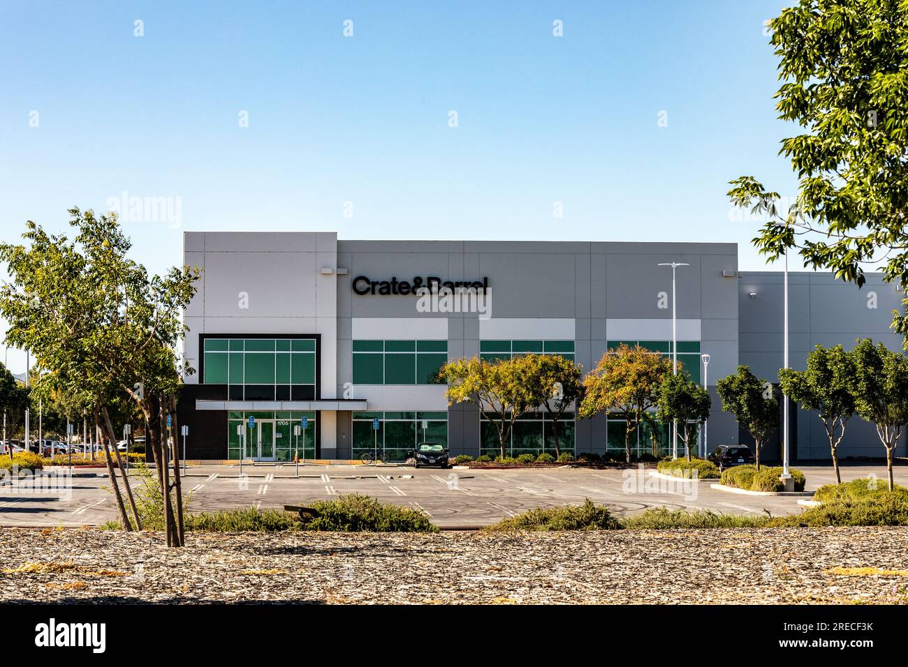 The Crate and Barrel warehouse in Tracy California USA Stock Photo Alamy