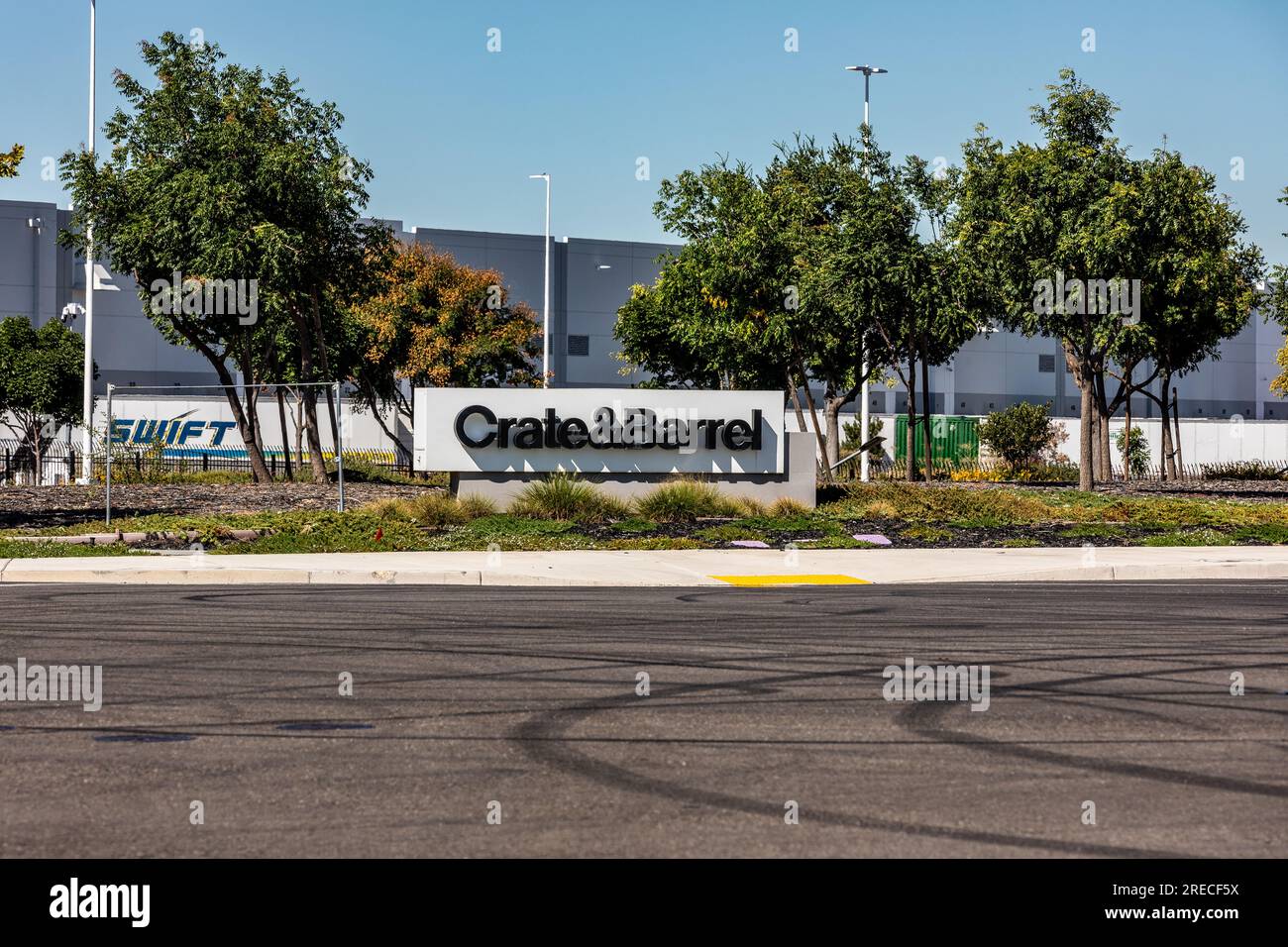 The Crate and Barrel warehouse in Tracy California USA Stock Photo Alamy