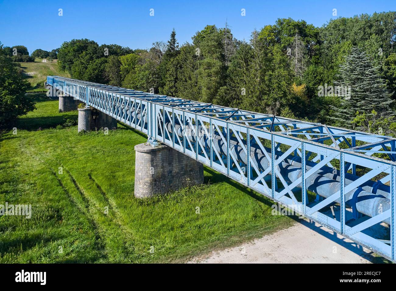 Ouzouer surTrezee (noth central France): feeder channel of the Canal de Briare. The feeder channel of the Canal de Briare runs from the water elevator Stock Photo