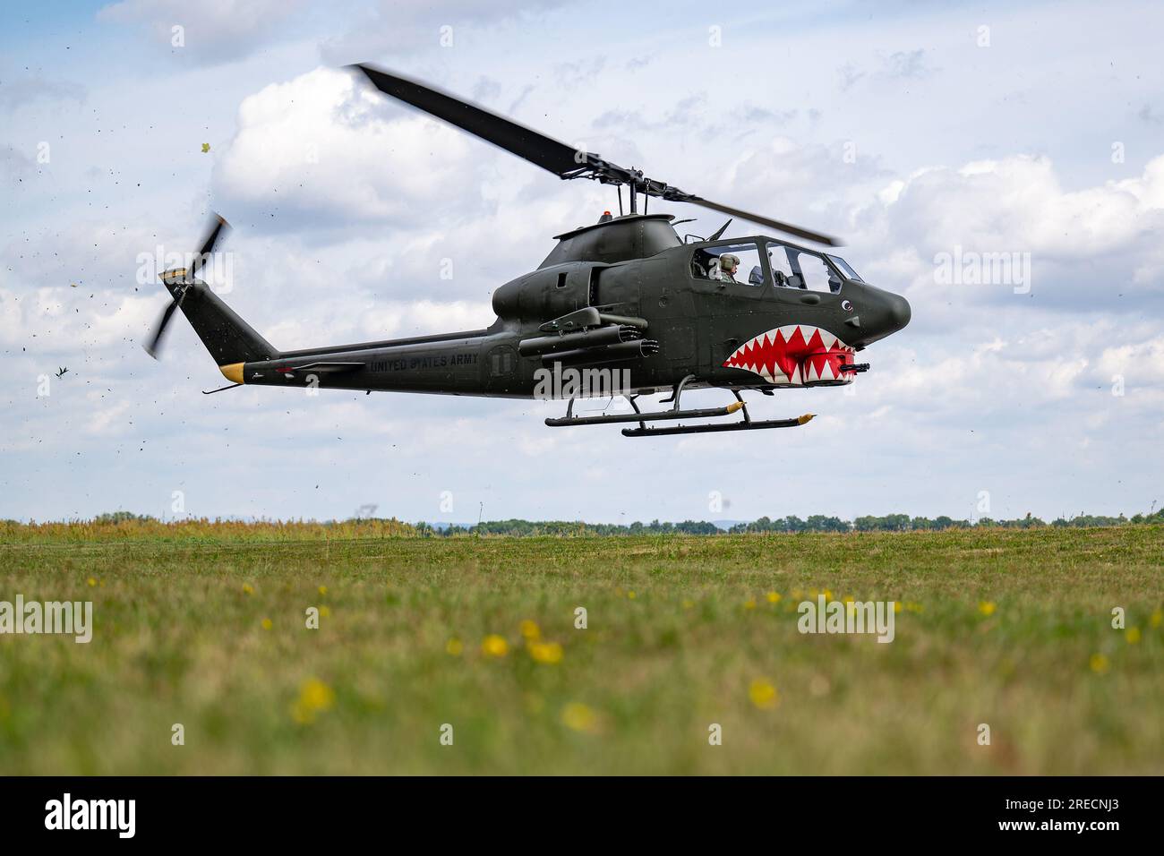 Attack helicopter ah 1 cobra hi-res stock photography and Attack helicopter ah 1 cobra hi-res stock photography and