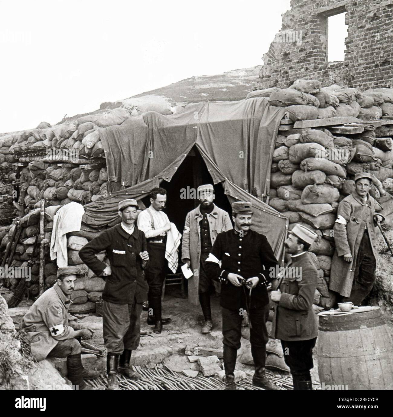 Premiere Guerre Mondiale, poste de secours a Ablain Saint Nazaire dans le Pas-de-Calais. Photographie, 1914-1918, Paris. Stock Photo