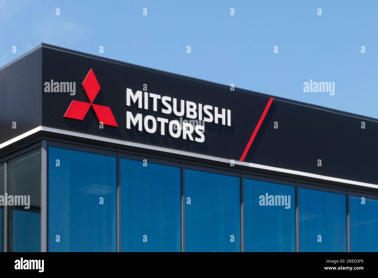 Mitsubishi logo hi-res stock photography and images - Alamy