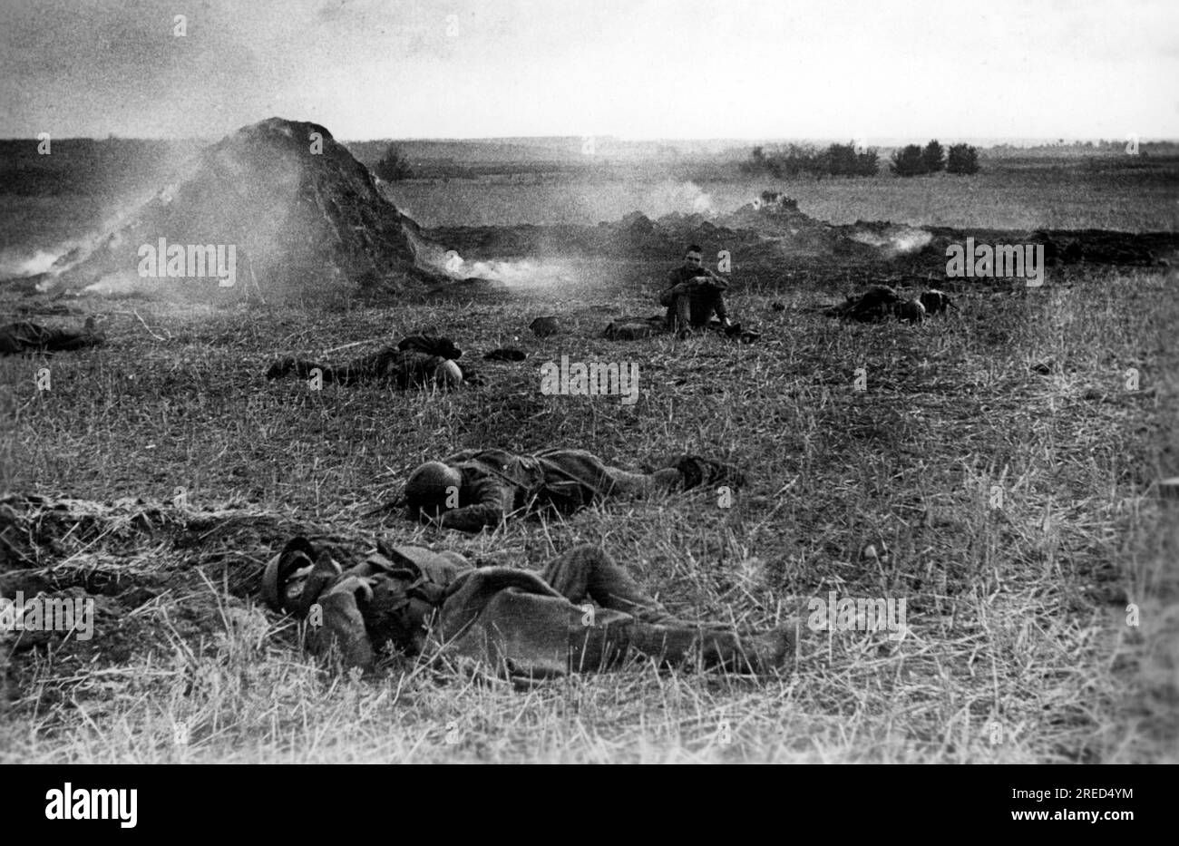 Dead Russian soldiers in a captured position in the central section of the Eastern Front. Photo: Habedanck. [automated translation] Stock Photo