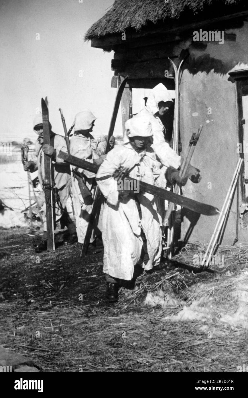 German soldiers get ready for a patrol. Photo: Herber [automated ...