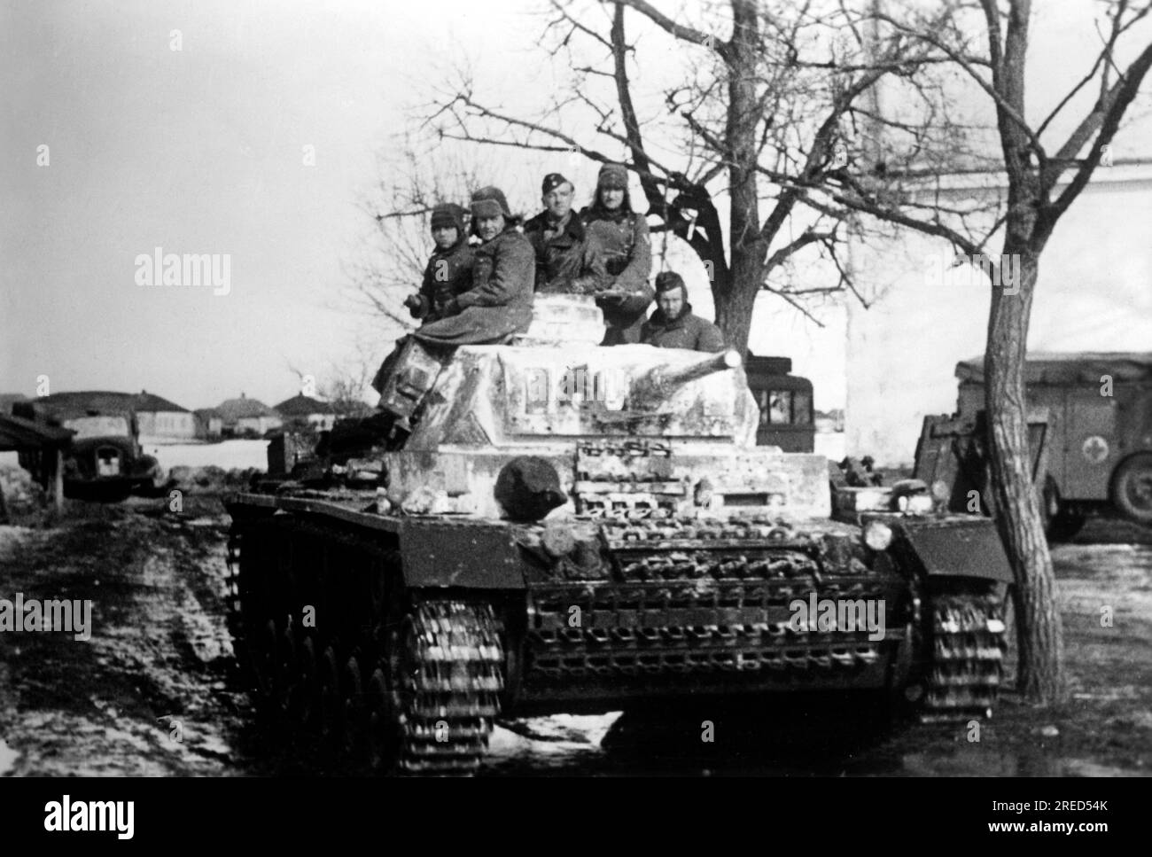 German tank with eaten soldiers in winter. It is painted with a white lime paint. Photo: Schneider [automated translation] Stock Photo