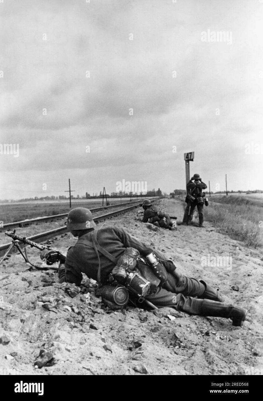 German soldiers at a railroad embankment in southern section of the Eastern Front. Photo: Bähle [automated translation] Stock Photo
