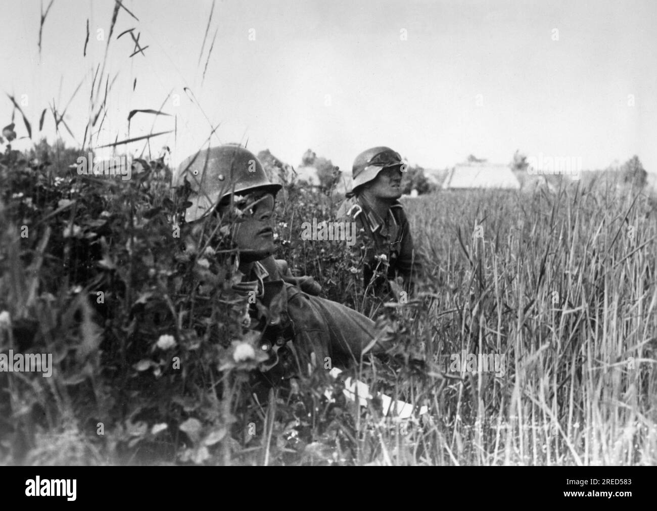 German artillery observers monitor the position of the artillery ...