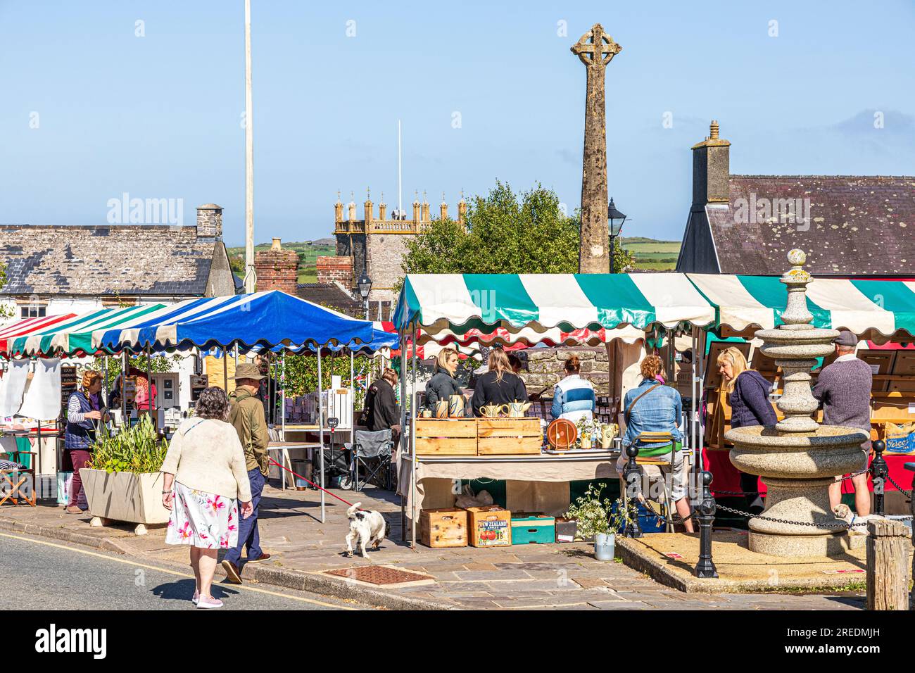 The outdoor Thursday market in the Cross Square in the city of St Davids in the Pembrokeshire Coast National Park, West Wales UK Stock Photo