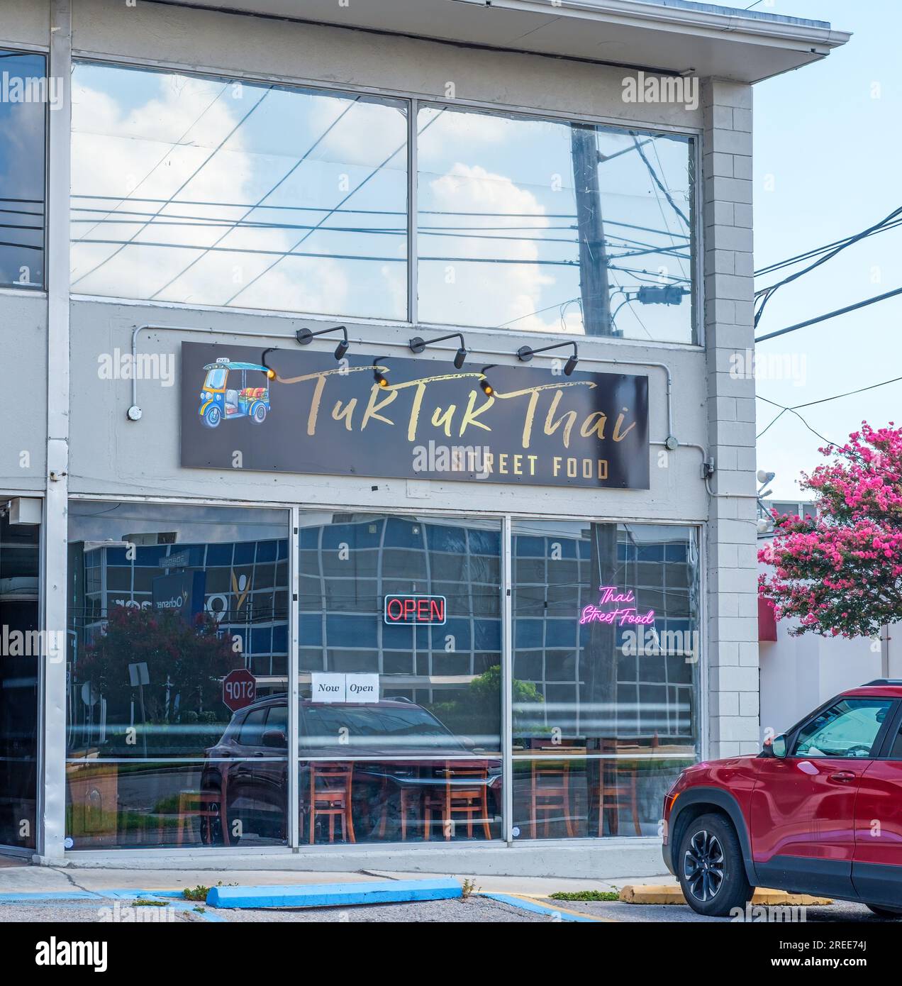 METAIRIE, LA, USA - JULY 22, 2023: Tuk Tuk Thai Street Food Restaurant on Veterans Memorial Boulevard Stock Photo