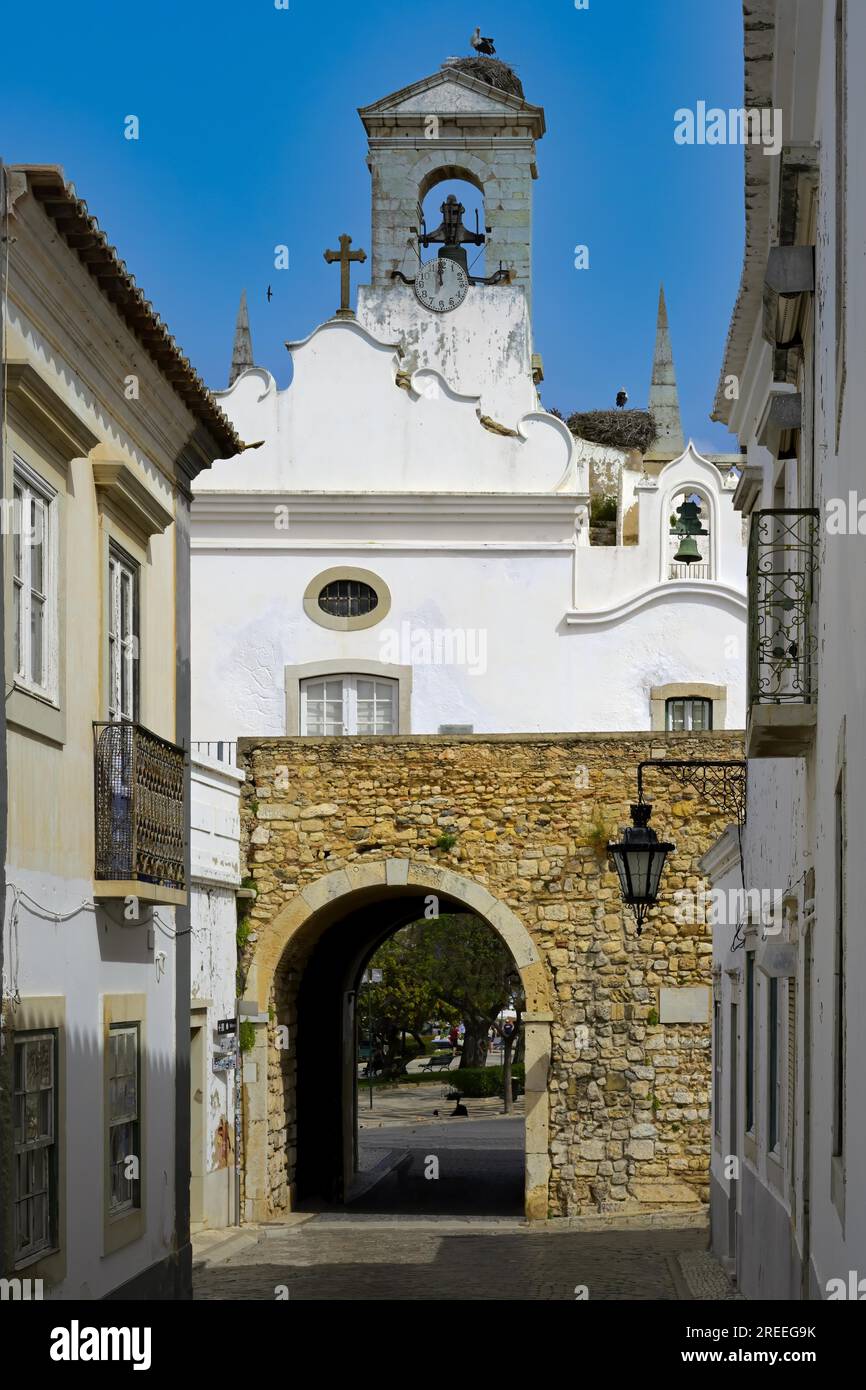 Entrance gate to Faro old town, Arco da Vila, Algarve, Portugal Stock Photo