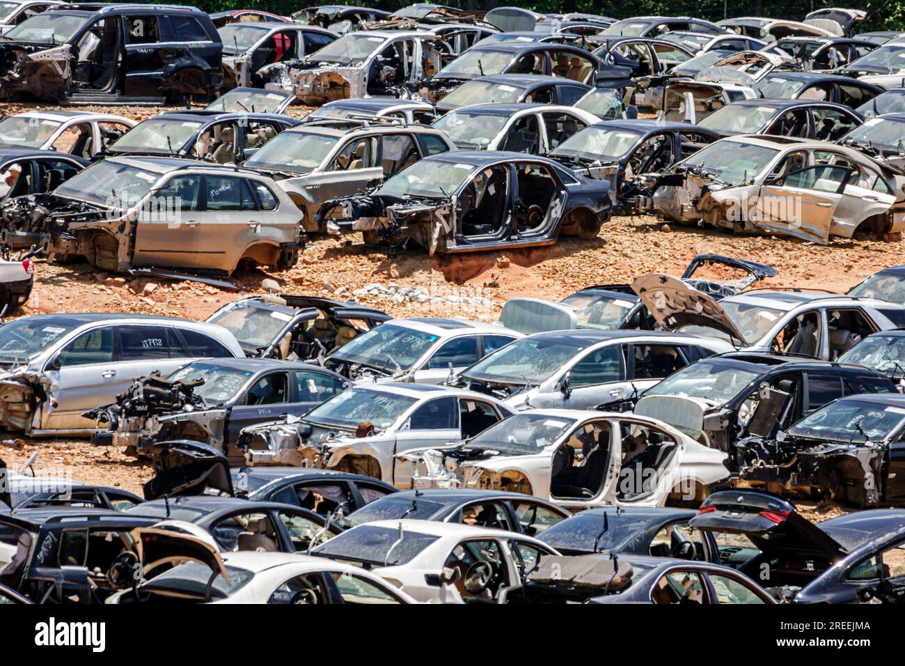 Rural junkyard cars vehicles hi-res stock photography and images - Alamy
