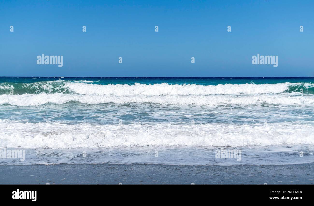 Clear sky and big wave hi-res stock photography and images - Alamy