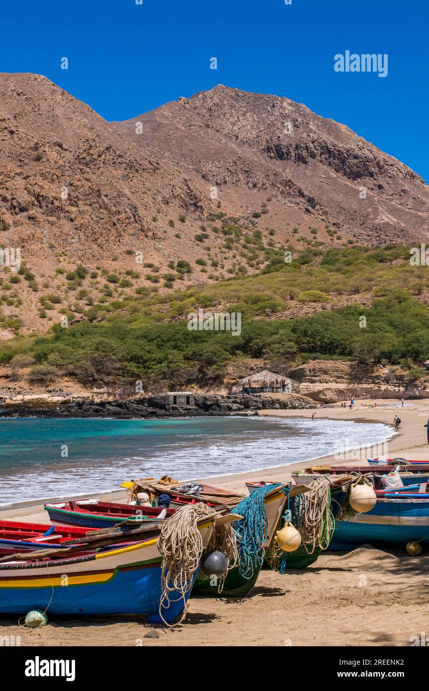 Fishing boats beach on africa hi-res stock photography and images - Alamy