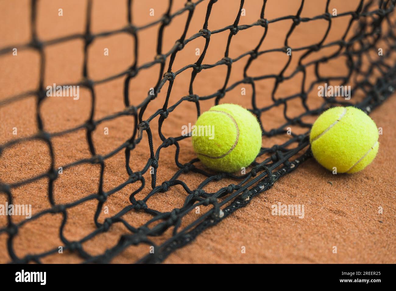 Tennis ball machine Imágenes recortadas de stock - Alamy