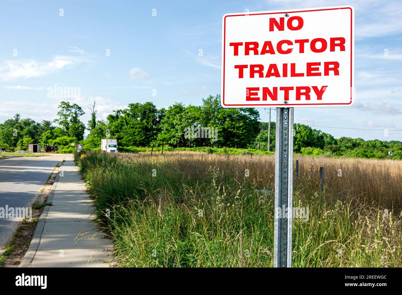 Flat Rock North Carolina,road sign no tractor trailer entry Stock Photo