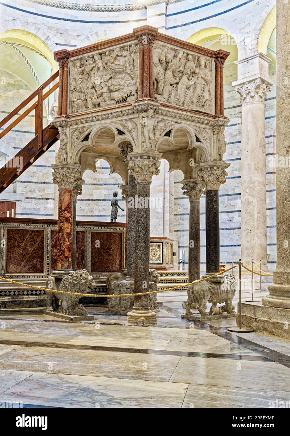 Marble pulpit with Nativity of Jesus and Adoration of the Magi, sculptor Nicola Pisano, 1259-60, Gothic, Baptistery, Battistero di Pisa, Miracles Stock Photo