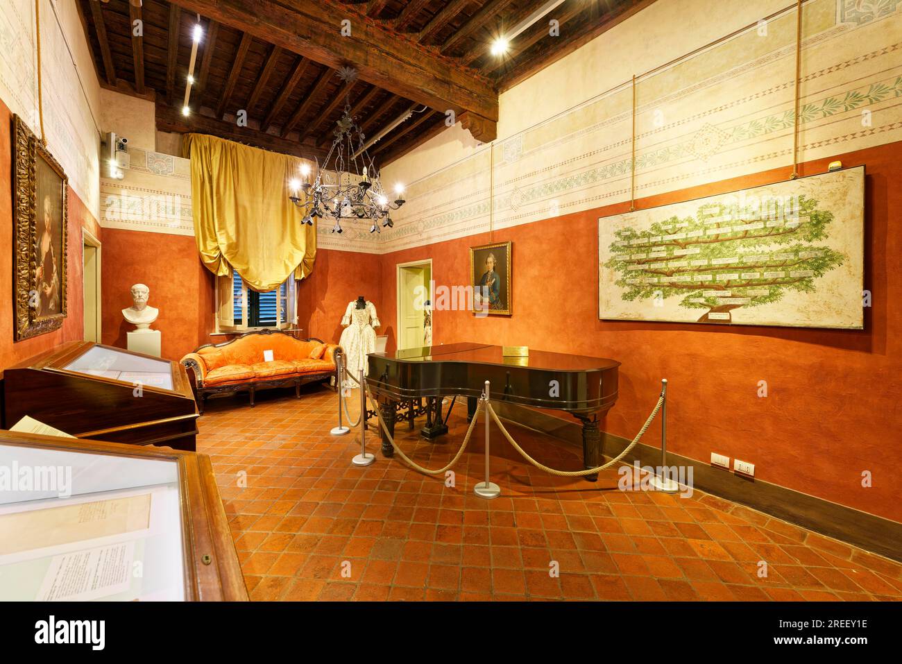Exhibition room with original grand piano of the composer Giacomo Puccini, Steinway & Sons, Birthplace, Casa Natale di Giacomo Puccini, Lucca Stock Photo