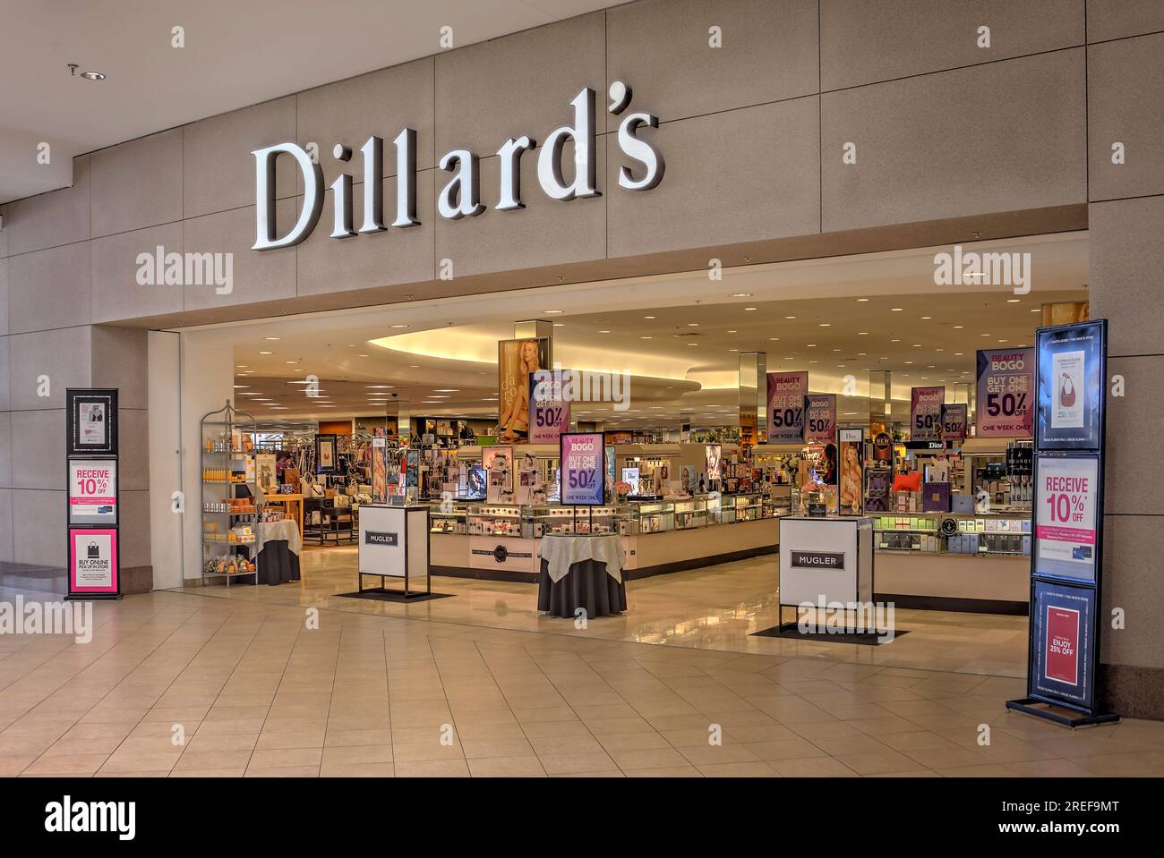 Springfield, Missouri - March 22, 2019: Dillard's is an American department store chain headquartered in Little Rock, Arkansas. Stock Photo