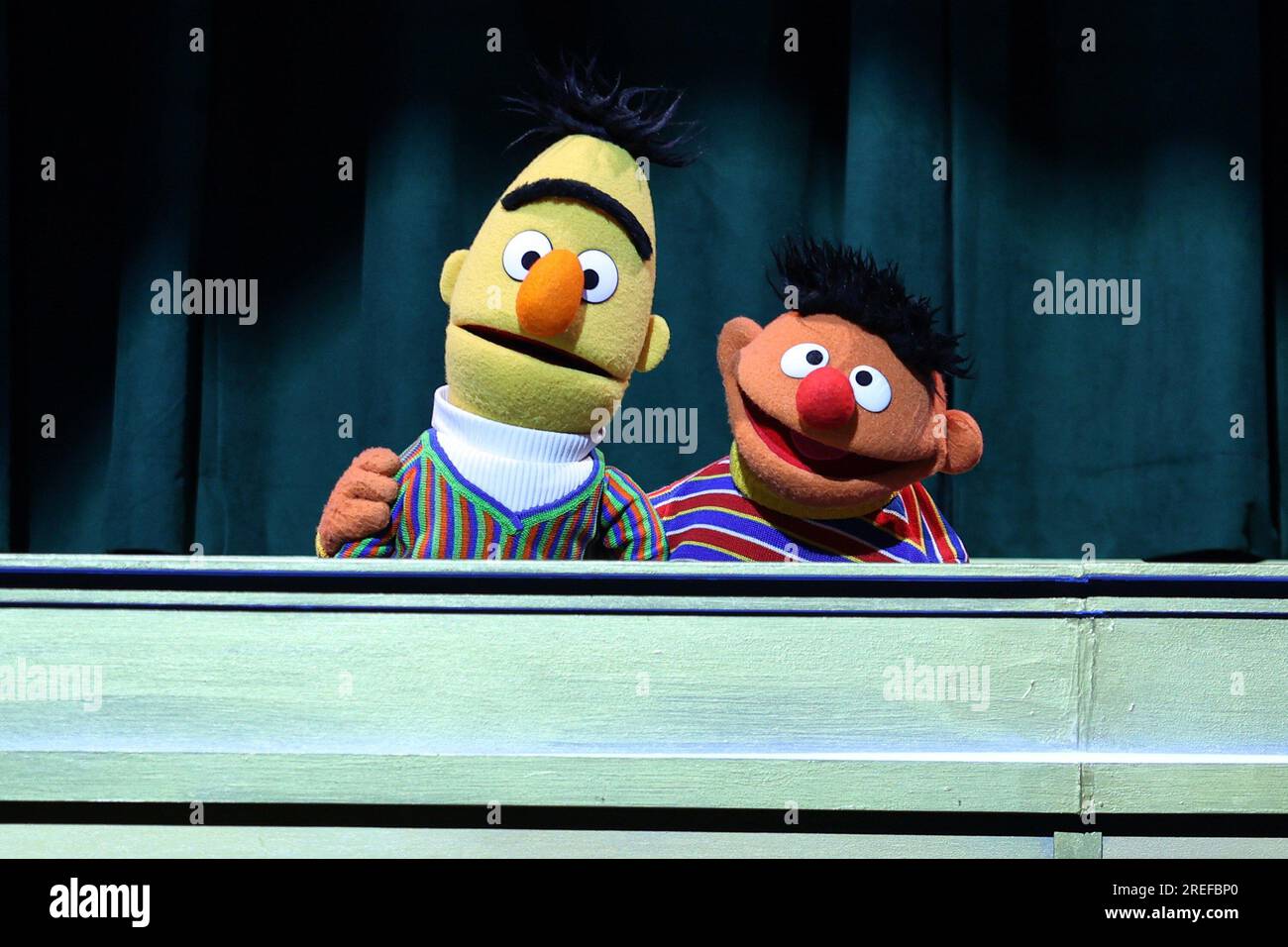 New York, NY, USA. 27th July, 2023. Bert and Ernie Photo Call for SESAME STREET: THE MUSICAL Cast Meet and Greet, Theatre 555, New York, NY July 27, 2023. Credit: Manoli Figetakis/Everett Collection/Alamy Live News Stock Photo