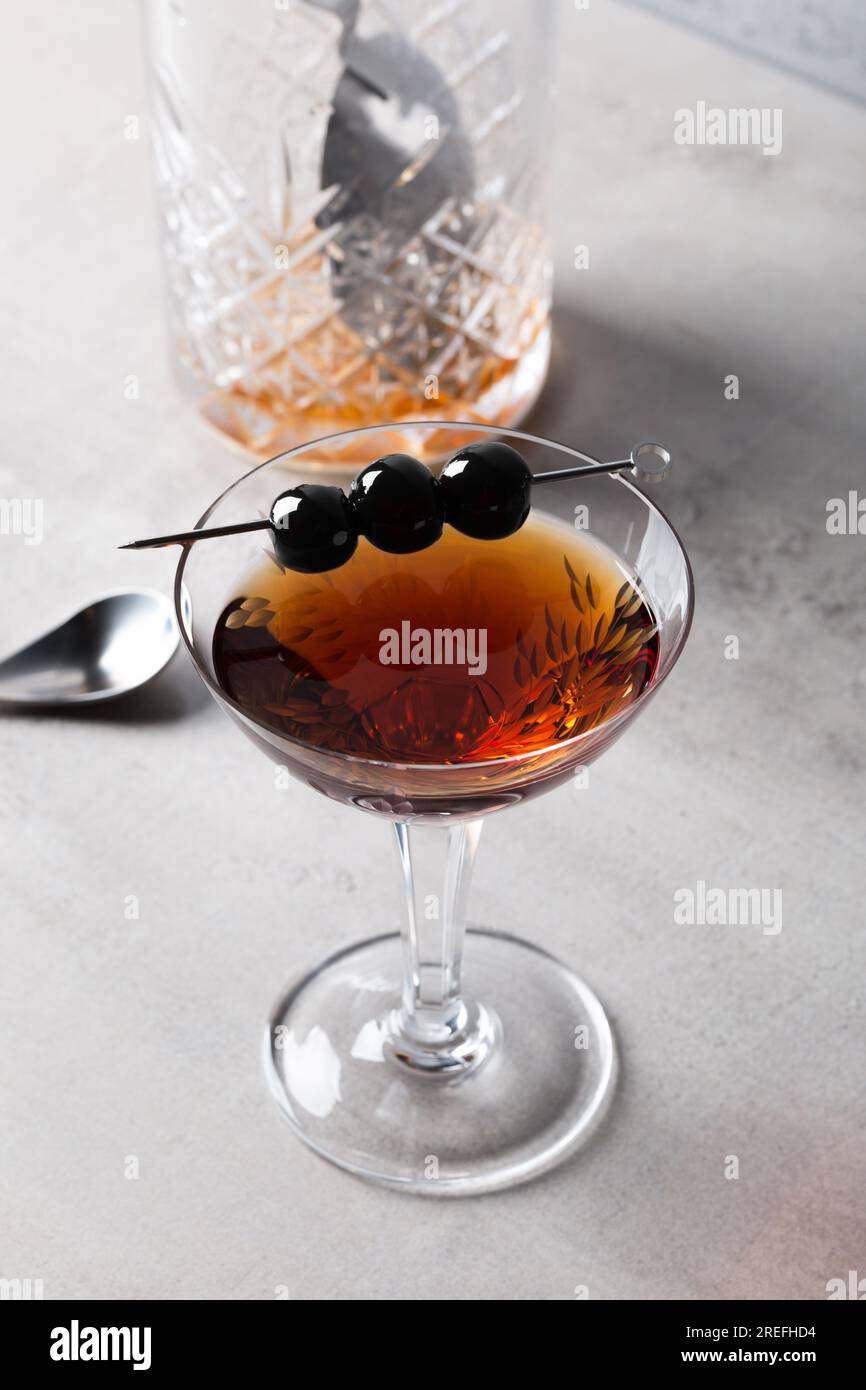 Whiskey And Sweet Vermouth Cocktails Discount Buying